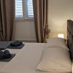 Apartment Carla Modern Oasis And Comfort