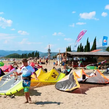 Carla Modern Oasis And Comfort *