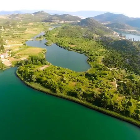 Carla Modern Oasis And Comfort