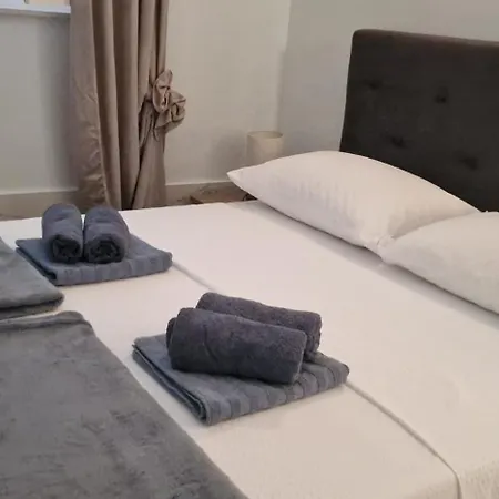 Carla Modern Oasis And Comfort Appartement *