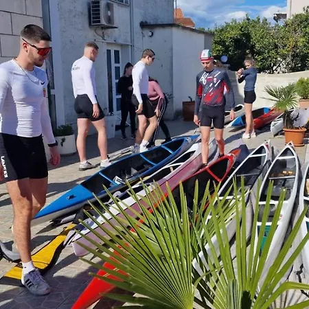 Carla Modern Oasis And Comfort Appartamento